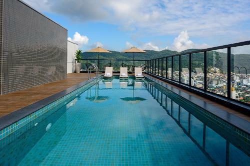 Hotel Ibis Budget Cambori� - Novo!
