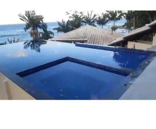 Casa C/ Piscina E Vista � Praia De Taquaras - Bc