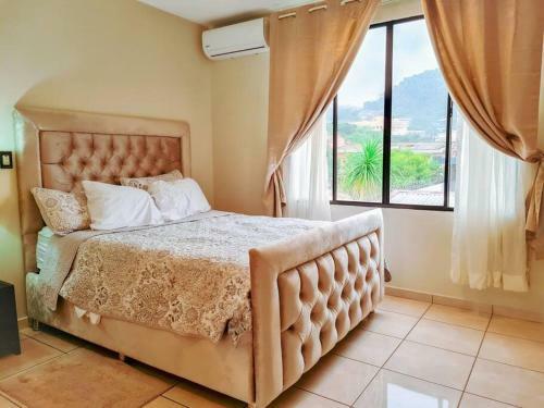 Luxury House In Santa Elena