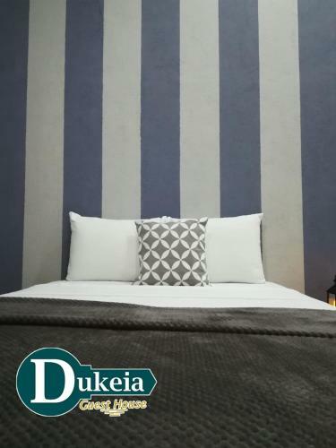 Hostal Dukeia Guest House