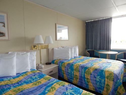 Thunderbird Beach Motel