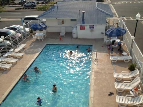Thunderbird Beach Motel