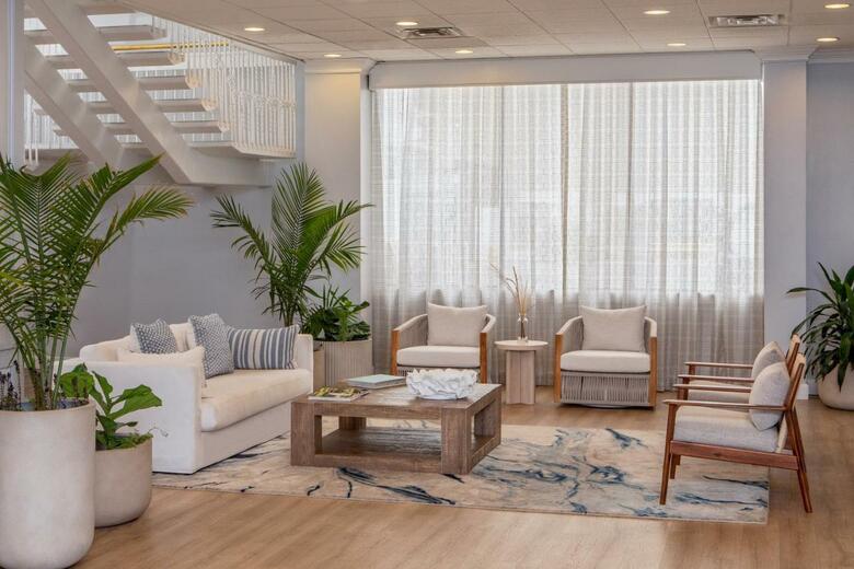 Hotel Ashore Resort & Beach Club