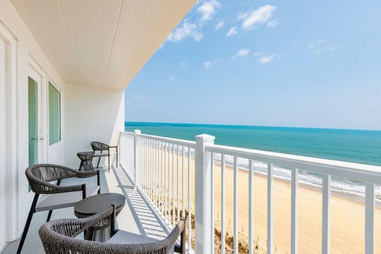 Dunes Manor Hotel
