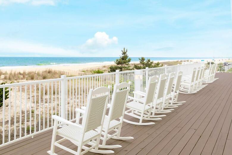 Dunes Manor Hotel