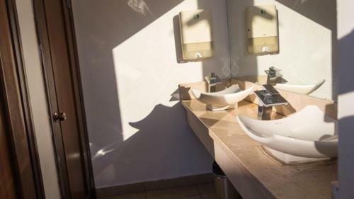 Apartamento Modern Condo, Great Location!
