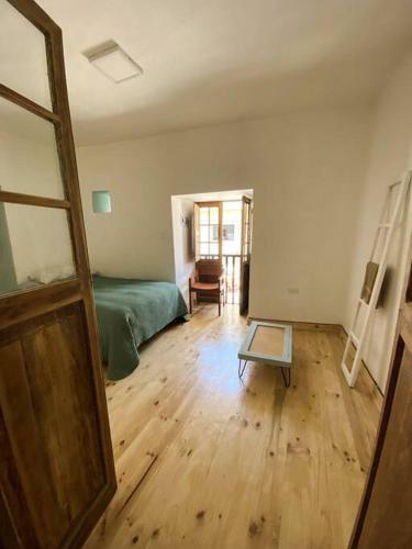 New Renovated Apartment (7 Min Walk Main Square)