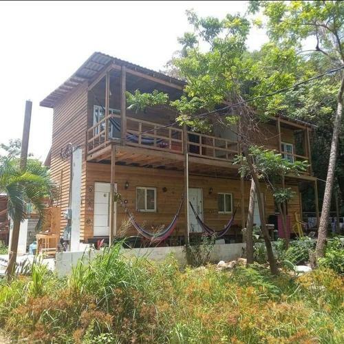 Onat B2 Hostel P