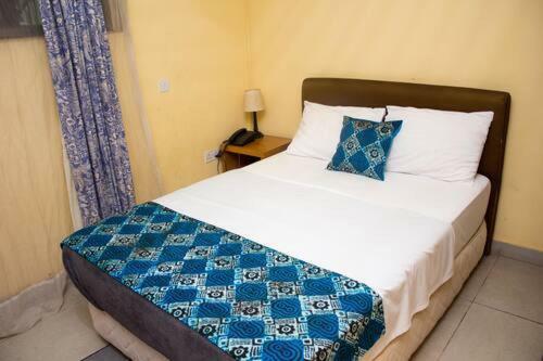Hotel Jayliz Lodge Adenta,accra