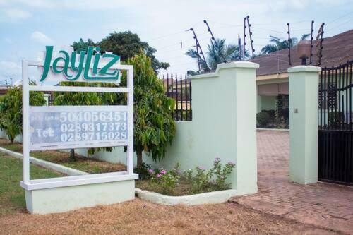 Hotel Jayliz Lodge Adenta,accra