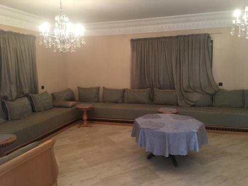 Stylish 4 Bedrooms Villa With Swimming Pool Ref Hi41054