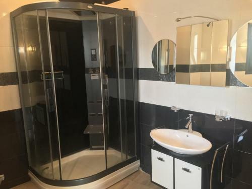 Stylish 4 Bedrooms Villa With Swimming Pool Ref Hi41054