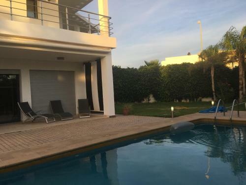 Stylish 4 Bedrooms Villa With Swimming Pool Ref Hi41054