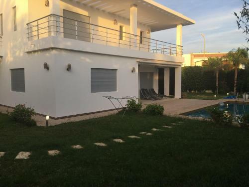 Stylish 4 Bedrooms Villa With Swimming Pool Ref Hi41054