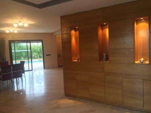 Stylish 4 Bedrooms Villa With Swimming Pool Ref Hi41054