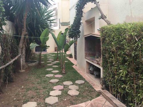 Beach Side Luxurious 4 Bedrooms Villa Ref 1098