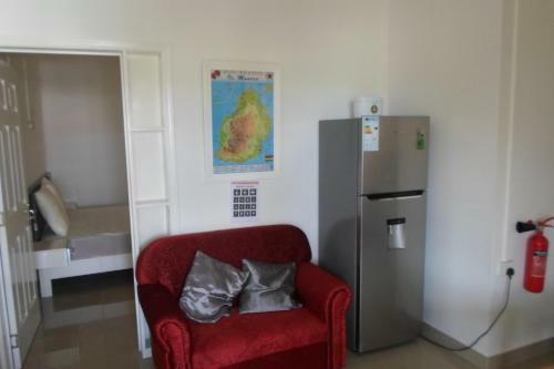 Hostal Room In Studio - Studio Solitaire Ideal For Two Adults - Garden View 1
