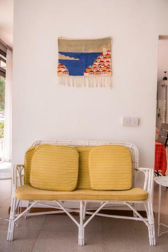 Villa Simone: Sunlit Beach Getaway W/ Pool + Wifi