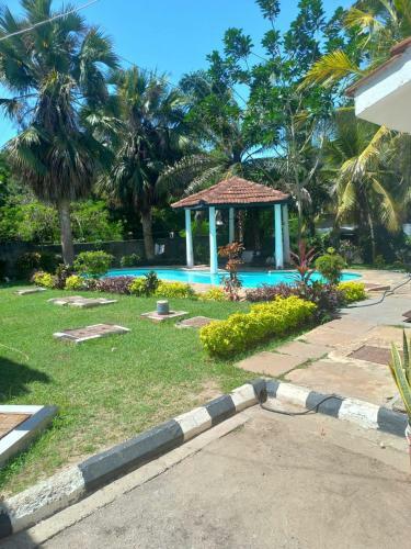 4 Bedrooms Green Breeze Villa