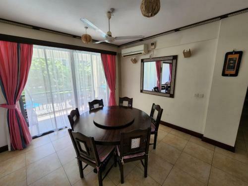 Spectacular Praiseworthy 2 Bedroom Apartment