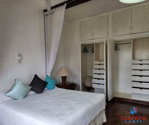 A Breath-taking 5-bedroom Holiday Home!