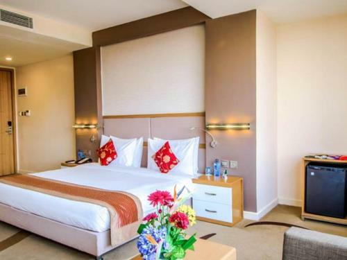 Hostal Room In Bb - Prideinn Azure Hotel Nairobi 3