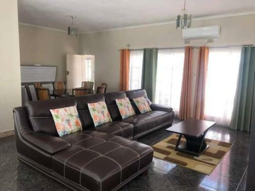 Cheerful 4 Bedroom Villa With Pool