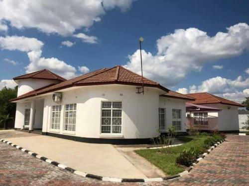 Cheerful 4 Bedroom Villa With Pool