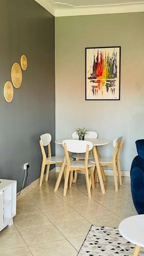 Manzi Home 2 Bedroom 2 Bath