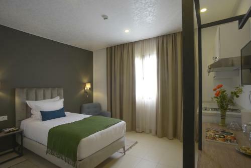 Apartamento Maia Hotel Suites