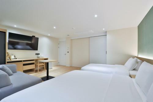 Custom Hotel