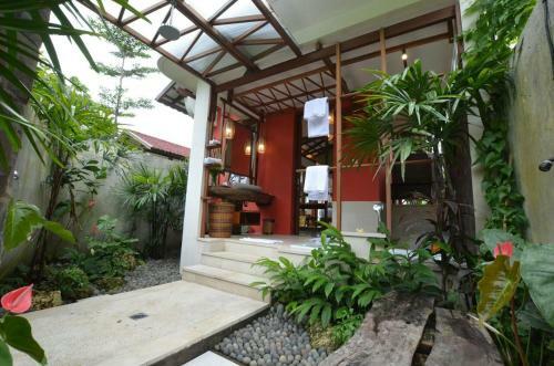 Villa Umah Liang Liu
