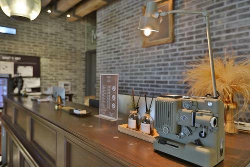 Jongro Makers X Pretty Hotel