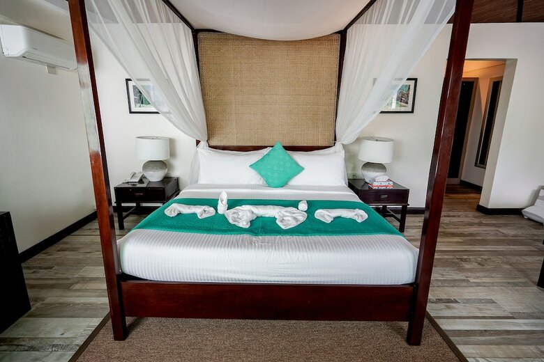 Hotel Weekends El Nido Beach Resort