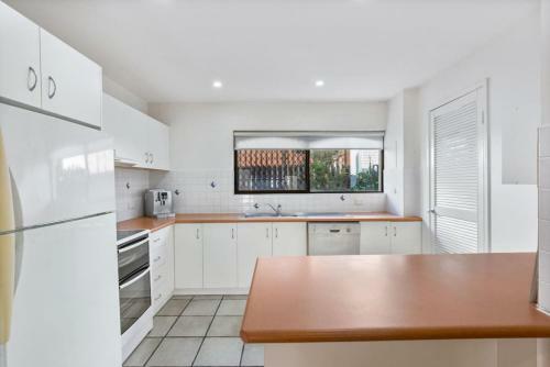 Apartamento Homely 2 Br Apt At Coolum Beach W Pool