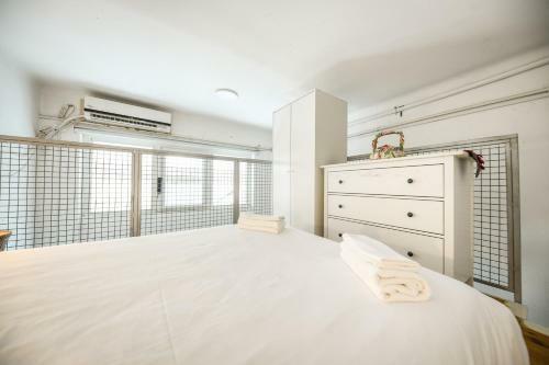 Cozy Maisonette Apartment In Prime Location