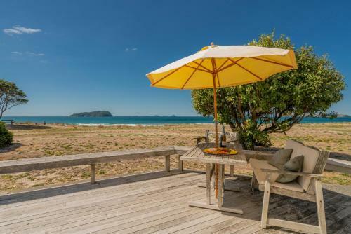 Absolute Beachfront Bach - Pauanui Holiday Home