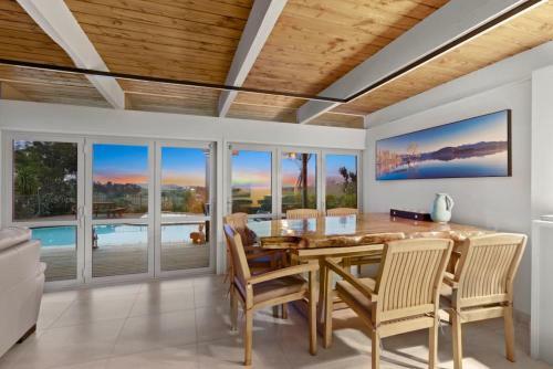 Hilltop Retreat - Seaview - Sauna - Spa - Pool
