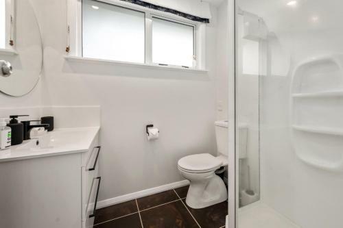 Plum Tree Cottage - Turangi Holiday Home