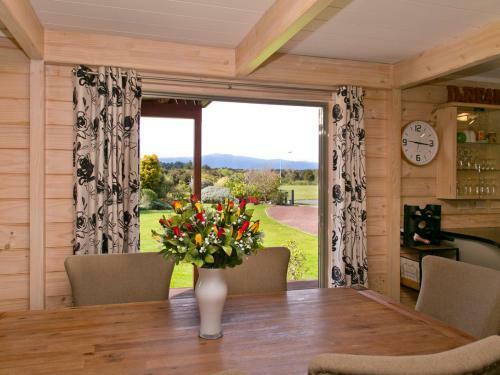 Riverstone House - Turangi Holiday Home