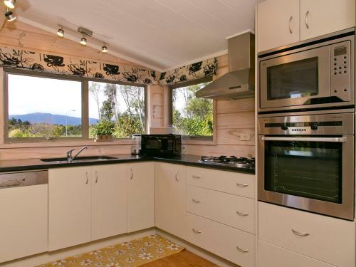 Riverstone House - Turangi Holiday Home