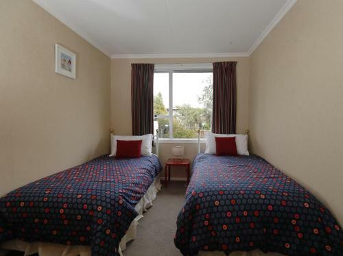 Boat Harbour House - Te Anau Holiday Home
