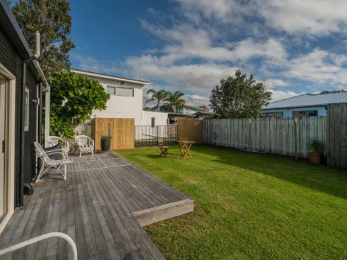 By The Beach - Whangamata Holiday Home