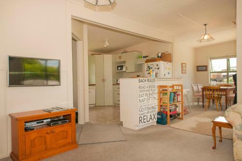 Surf Beach Views - Whangamata Holiday Home