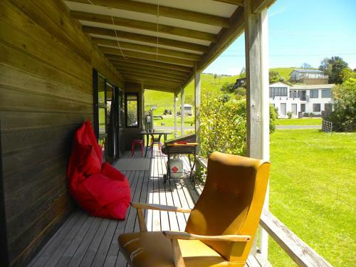 Fun At Wharekaho - Simpsons Beach Holiday Home