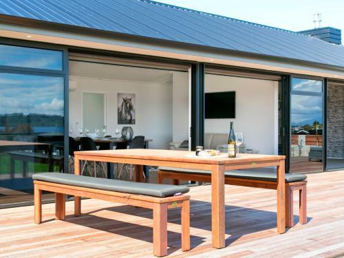 Lakeside Estate - Rainbow Point Holiday Home