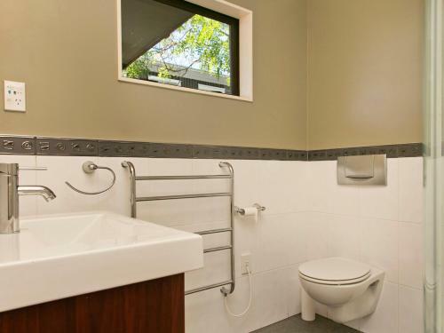 Taupo Escape - Rainbow Point Holiday Home