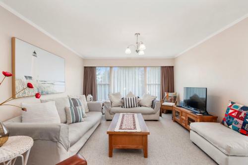 The Birches - Rainbow Point Holiday Home