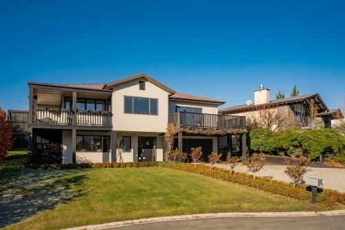 Arrow Peaks - Arrowtown Holiday Home