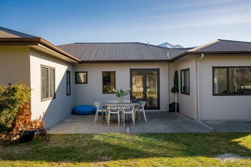 Arrow Peaks - Arrowtown Holiday Home
